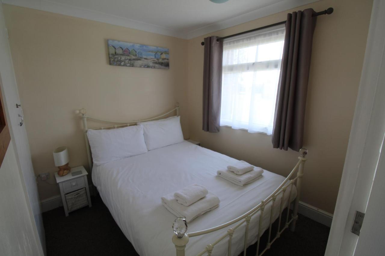 Relaxing Chalet On Popular California Sands Short Stroll To Beach, Nr Norfolk Broads & Great Yarmouth Scratby Exterior photo