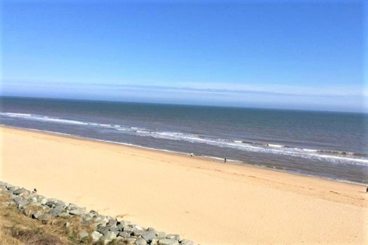 Relaxing Chalet On Popular California Sands Short Stroll To Beach, Nr Norfolk Broads & Great Yarmouth Scratby Exterior photo
