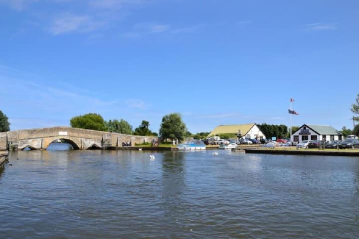 Relaxing Chalet On Popular California Sands Short Stroll To Beach, Nr Norfolk Broads & Great Yarmouth Scratby Exterior photo