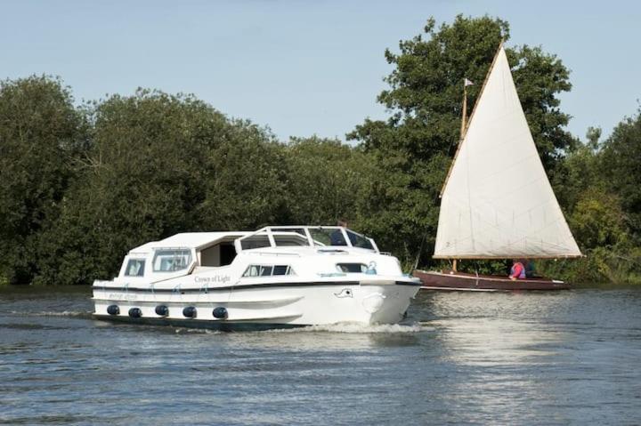 Relaxing Chalet On Popular California Sands Short Stroll To Beach, Nr Norfolk Broads & Great Yarmouth Scratby Exterior photo